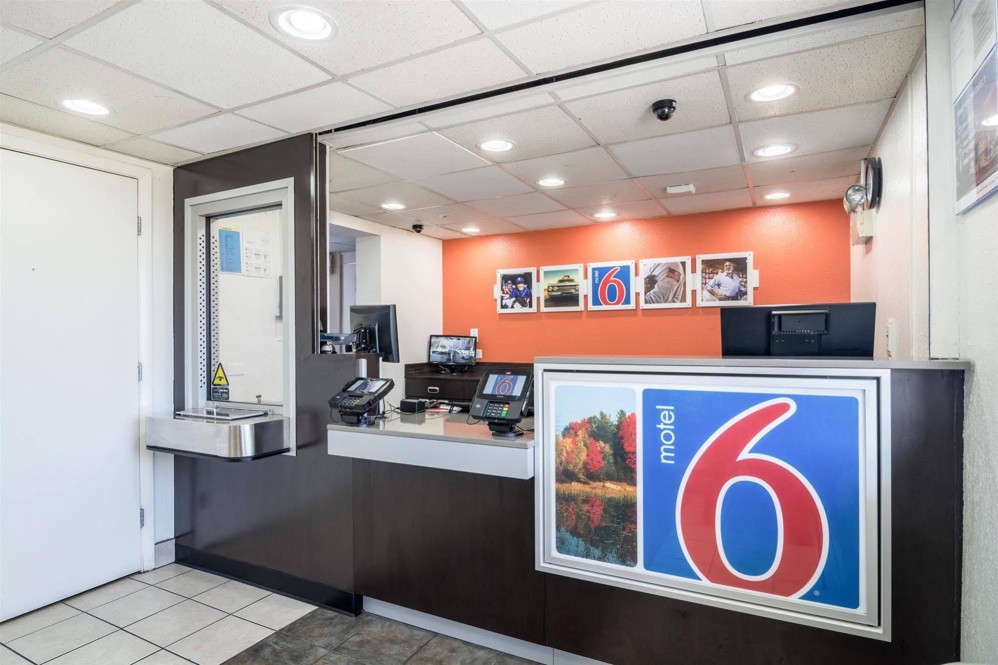 Motel 6 Chicago Southwest - Aurora Exterior foto